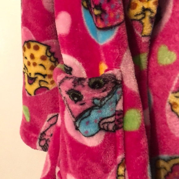 Fleece Shopkins Robe - Picture 8 of 8